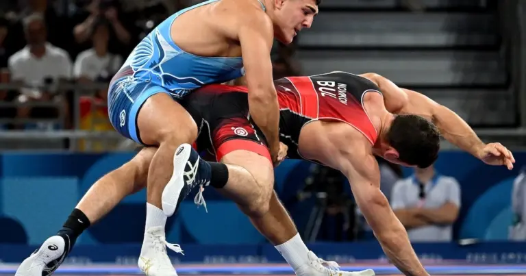 Jótékony célra ajánlotta fel az olimpiai helyezésért járó 15,7 millió forintos jutalmát a magyar birkózó