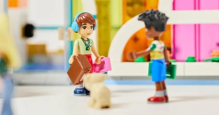 A Lego új figuráival a fogyatékossággal élők problémáira szeretné felhívni a figyelmet