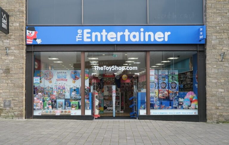 Amikor a játékbolt családi ügye mindenki ügye lesz – a The Entertainer példája és amit tanulhatunk belőle