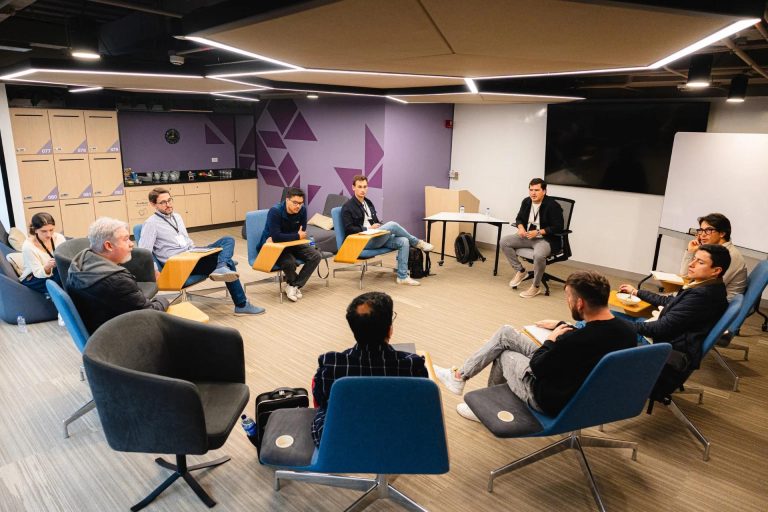 Sírjunk vagy nevessünk? – Elindult a HSP Network Fenntarthatósági Afterwork sorozata
